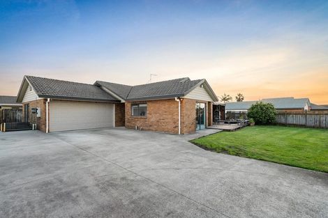 Photo of property in 6b Sheriff Place, Randwick Park, Auckland, 2105
