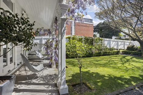 Photo of property in 13 Tinakori Road, Thorndon, Wellington, 6011