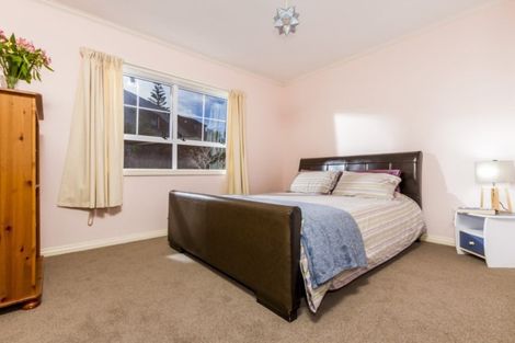 Photo of property in 8 Highwood Grove, Torbay, Auckland, 0630