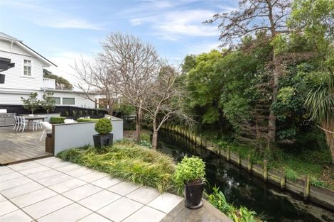 Photo of property in 37 Totara Street, Fendalton, Christchurch, 8041