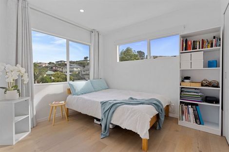 Photo of property in 2/1 Mossop Rise, Glenfield, Auckland, 0629
