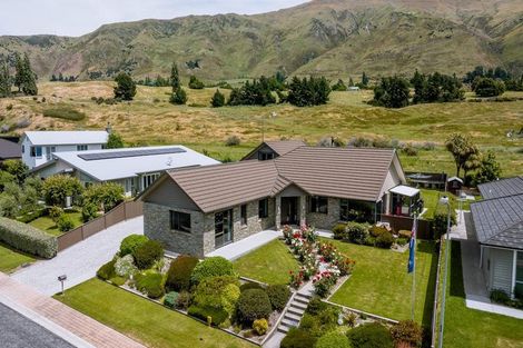 Photo of property in 48 Kelliher Drive, Wanaka, 9305