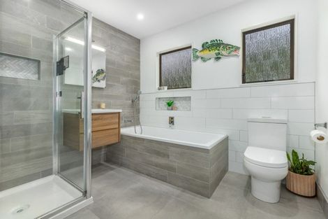 Photo of property in 32 Thimble Lane, Whitby, Porirua, 5024