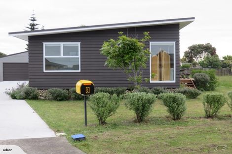 Photo of property in 8 Fuller Close, Levin, 5510