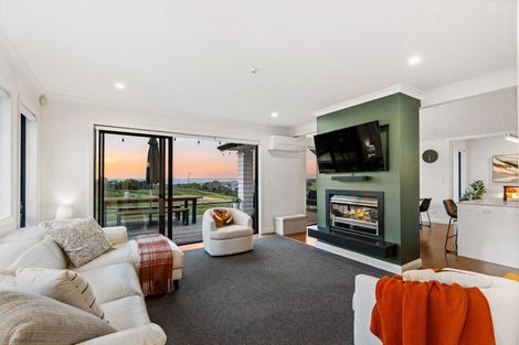 Photo of property in 72 Vaughans Road, Long Bay, Albany, 0792
