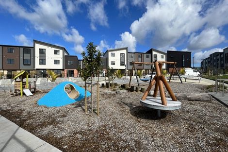 Photo of property in 4/476 West Coast Road, Glen Eden, Auckland, 0602