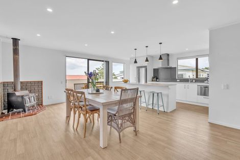 Photo of property in 8 Awatere Place, Snells Beach, 0920