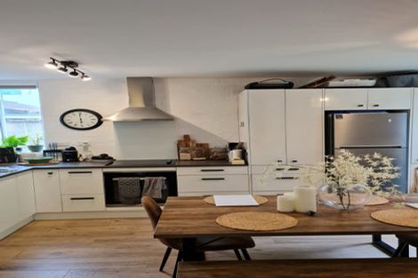 Photo of property in 141 Churton Drive, Churton Park, Wellington, 6037