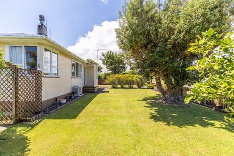 Photo of property in 17 Kairau Road West, Sentry Hill, New Plymouth, 4373