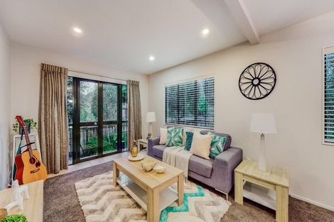 Photo of property in 31 De Val Drive, Titirangi, Auckland, 0604