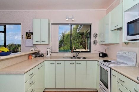 Photo of property in 22 Coster Road, Muriwai, Waimauku, 0881