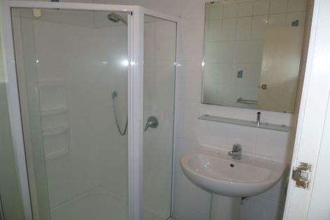 Photo of property in 3/6 Kororo Street, Northcote, Auckland, 0627