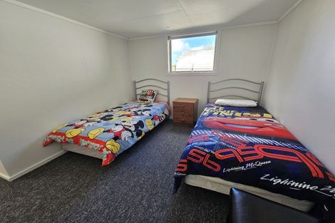 Photo of property in 13 Kowhai Street, Kaka Point, 9271