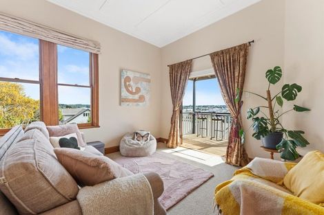 Photo of property in 32 Hipango Terrace, Durie Hill, Whanganui, 4500