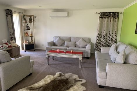 Photo of property in 20 Edgeview Crescent, Fitzroy, Hamilton, 3206