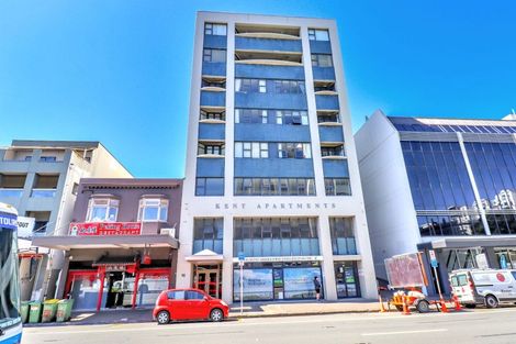 Photo of property in 17 Kent Terrace - Kent Apartments, 4b/16 Kent Terrace, Mount Victoria, Wellington, 6011