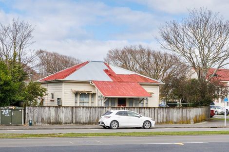 Photo of property in 1 Ranfurly Street, Palmerston North, 4410