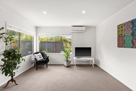 Photo of property in 2/2 Church Road, Taradale, Napier, 4112