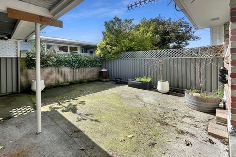 Photo of property in 2 Park Road, West End, Palmerston North, 4412