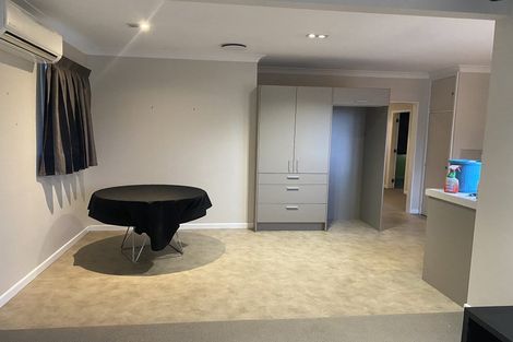 Photo of property in 21 Mexted Terrace, Tawa, Wellington, 5028