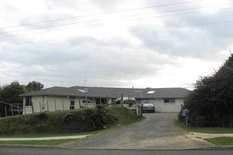 Photo of property in 122 Kawiu Road, Levin, 5510