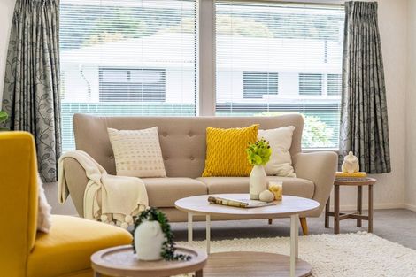 Photo of property in 6 Denver Grove, Totara Park, Upper Hutt, 5018