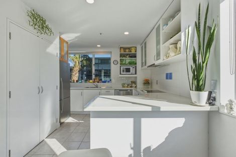 Photo of property in 2/12 Maunganui Road, Mount Maunganui, 3116