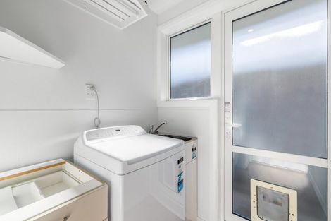 Photo of property in 4 Roswell Place, Islington, Christchurch, 8042