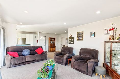 Photo of property in 41a Luckens Road, West Harbour, Auckland, 0618