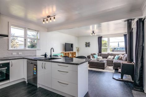 Photo of property in 10 Jones Place, Masterton, 5810