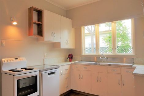 Photo of property in 32 Victoria Avenue, Dannevirke, 4930