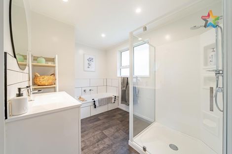 Photo of property in 38 Waipounamu Drive, Kelson, Lower Hutt, 5010