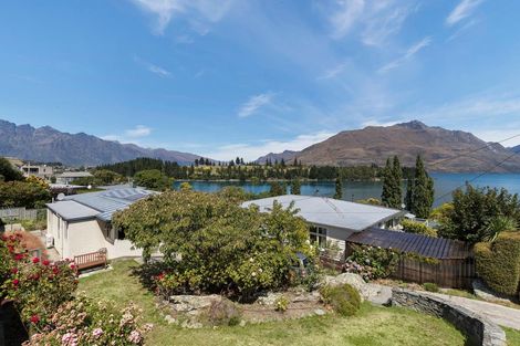Photo of property in 7 Suburb Street, Queenstown, 9300
