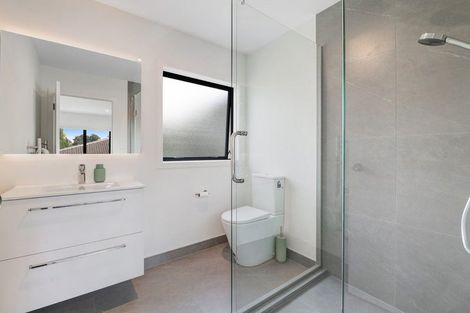 Photo of property in 3a Gladys Avenue, Glenfield, Auckland, 0629