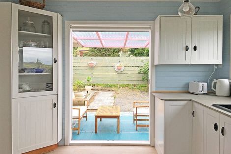 Photo of property in 12 Wainamu Road, Raglan, 3297