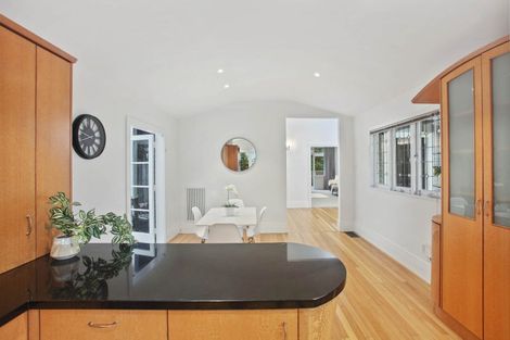 Photo of property in 48 Sunnynook Road, Sunnynook, Auckland, 0620