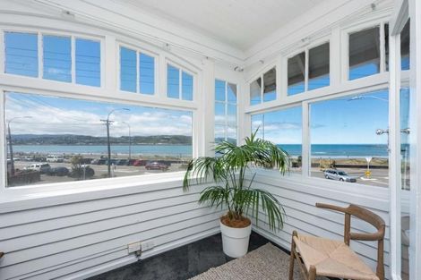 Photo of property in 212 Queens Drive, Lyall Bay, Wellington, 6022