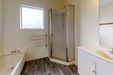 Photo of property in 27 Woodglen Road, Glen Eden, Auckland, 0602