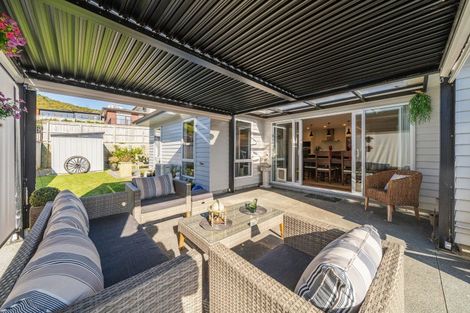 Photo of property in 17 Waitaria Terrace, Aotea, Porirua, 5024
