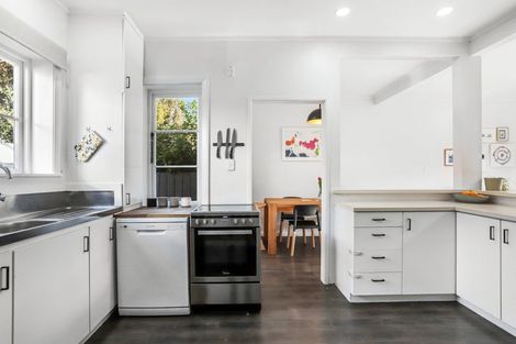 Photo of property in 2/18 Reid Road, New Lynn, Auckland, 0600