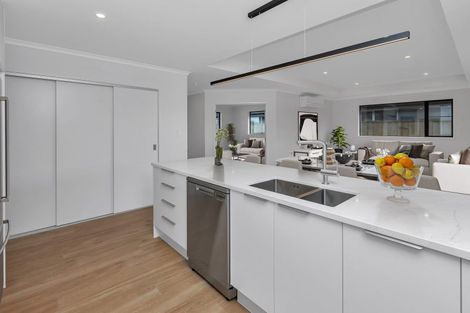 Photo of property in 11 Kapiakauri Road, One Tree Point, 0118