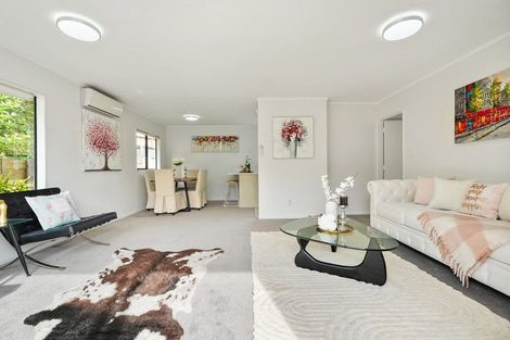 Photo of property in 2/38 Waverley Avenue, Glenfield, Auckland, 0629