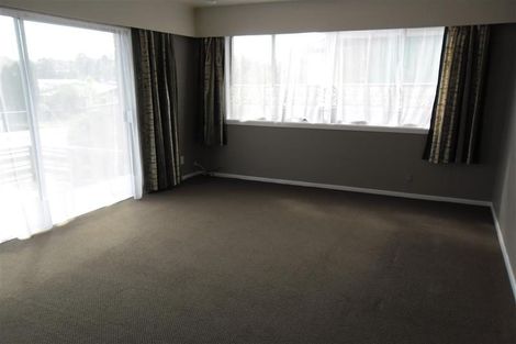 Photo of property in 16 Hillside Drive, Maoribank, Upper Hutt, 5018