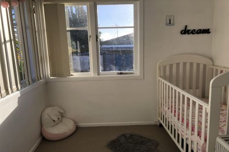 Photo of property in 9 Kirrie Avenue, Te Atatu South, Auckland, 0610