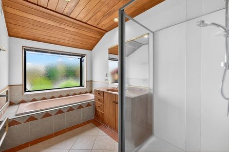 Photo of property in 2/50 Masterton Road, Rothesay Bay, Auckland, 0630