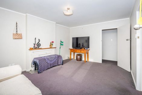 Photo of property in 14a Cliff View Drive, Green Bay, Auckland, 0604