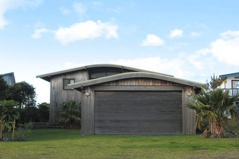 Photo of property in 30 Paku Drive, Tairua, 3508