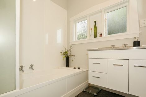 Photo of property in 27 Diamond Avenue, Spreydon, Christchurch, 8024