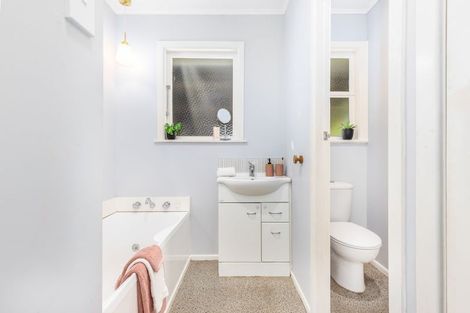 Photo of property in 22 Kaitawa Crescent, Paraparaumu, 5032