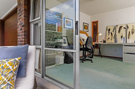 Photo of property in 39 Harbour View Road, Point Wells, 0986